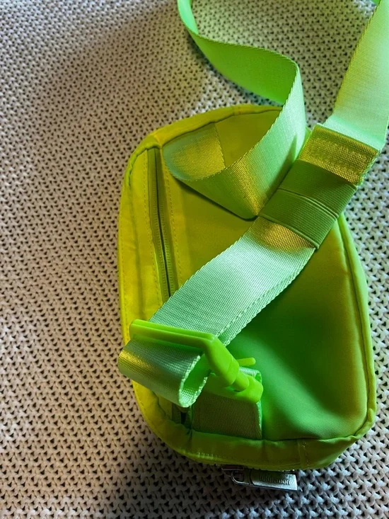 lululemon athletica Neon Lime Green Small Organizer Pouch - Picture 4 of 4